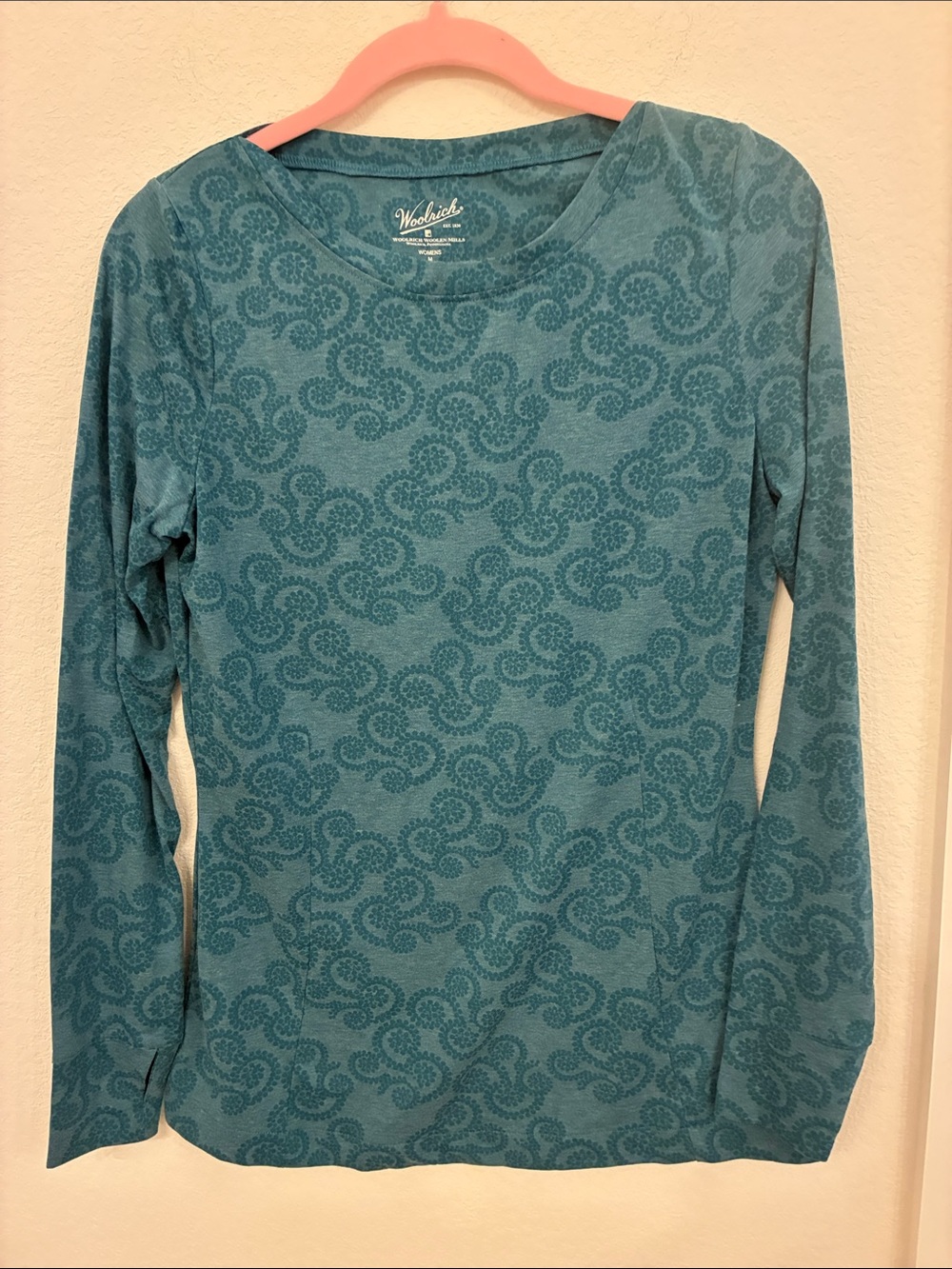 Like New Woolrich Long Sleeve Base Layer Top — Size Medium — Teal Swirl Pattern